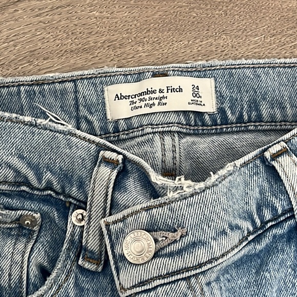 Abercrombie ‘90s Straight Ultra High Rise Jeans - Picture 1 of 4